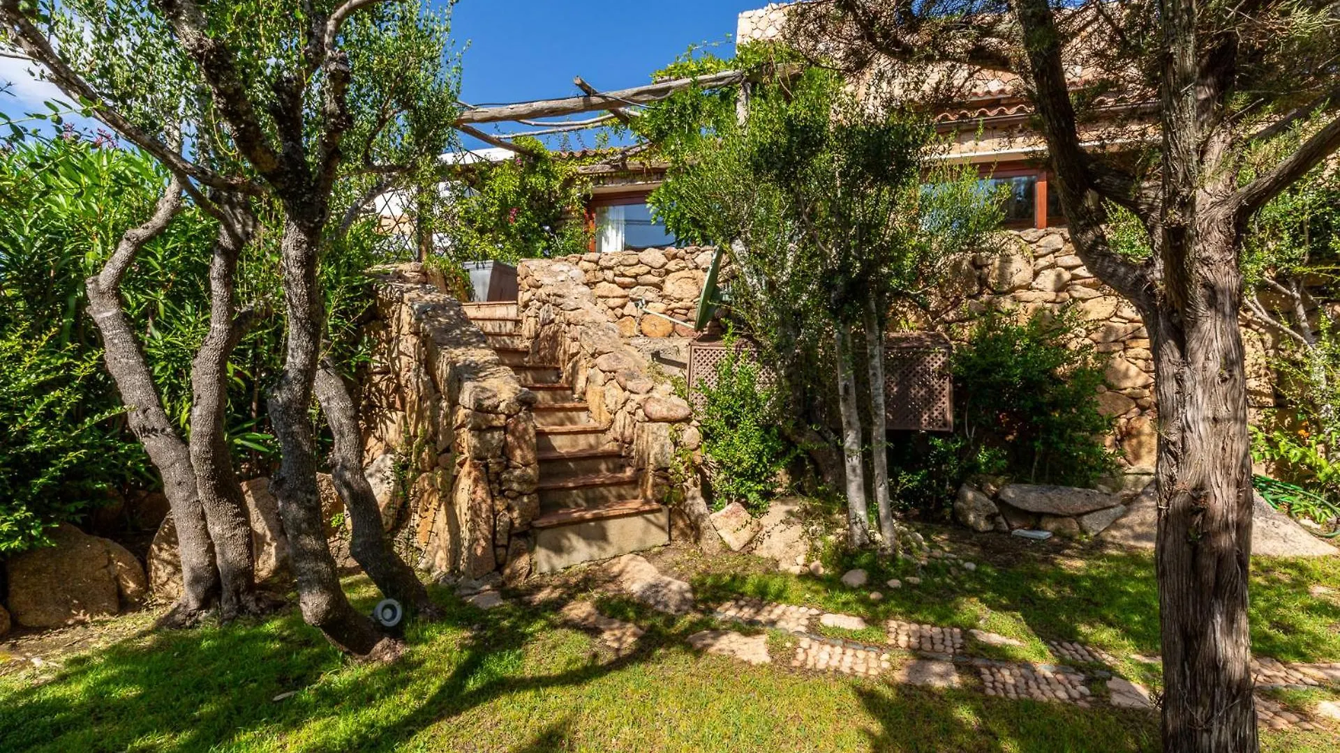 Belocations - Villa Rubia Monte Petrosu Italy