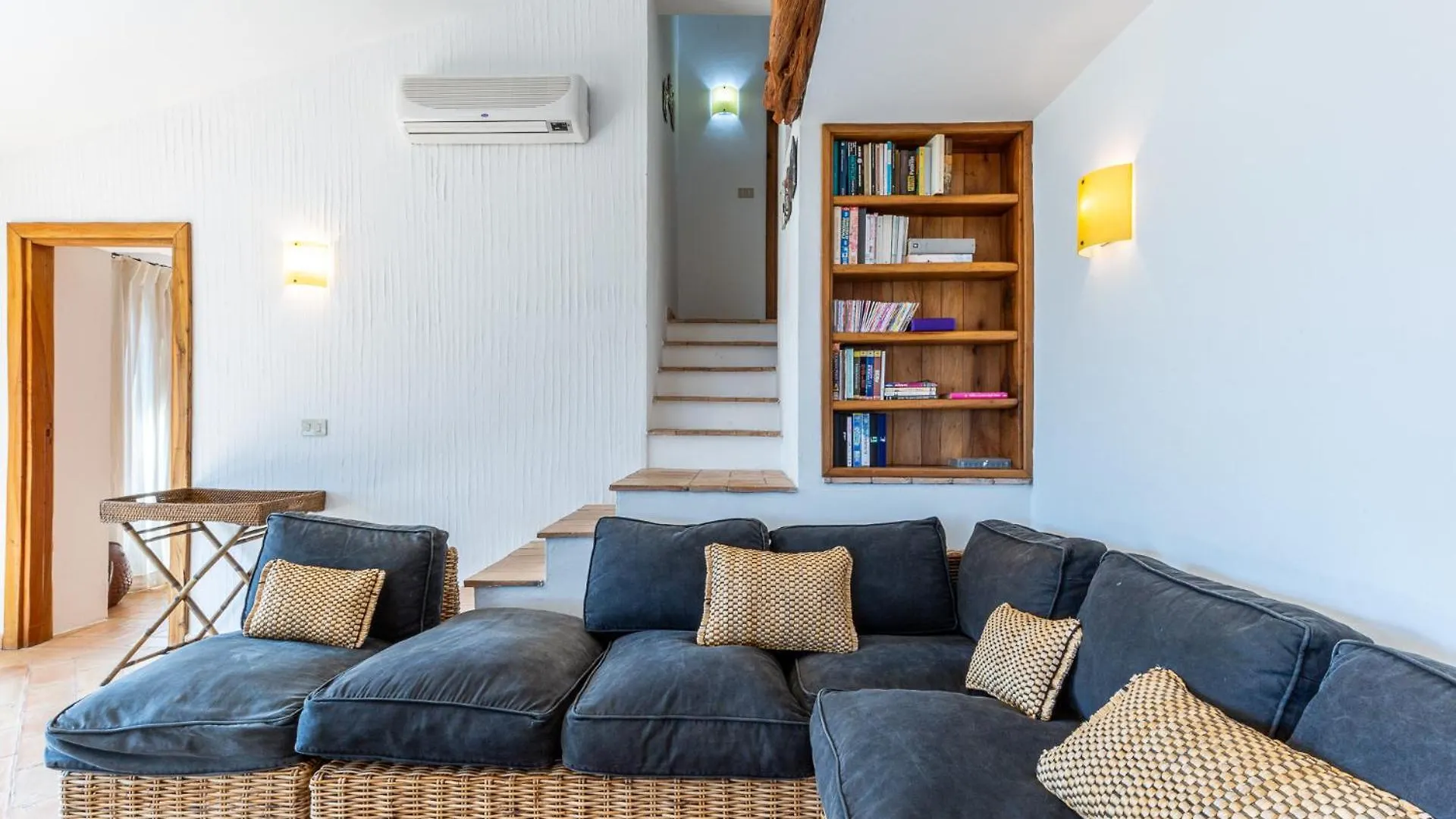 Belocations - Villa Rubia Monte Petrosu 0*,  Italy